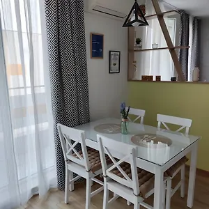 https://airluxapartament.burgashotels.net